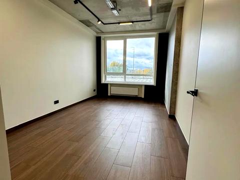 комерційна за адресою Дніпровська набережна вул., 15-К