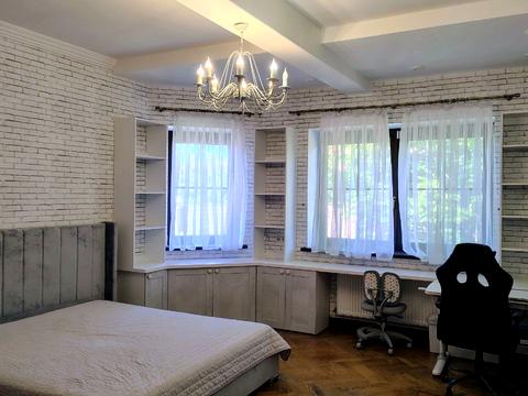 будинок за адресою Стежки вул.