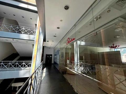 комерційна за адресою Дмитра Яворницького просп. (Карла Маркса), 22а