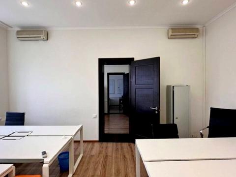 комерційна за адресою Хрещатик вул. (Kreschatic), 7