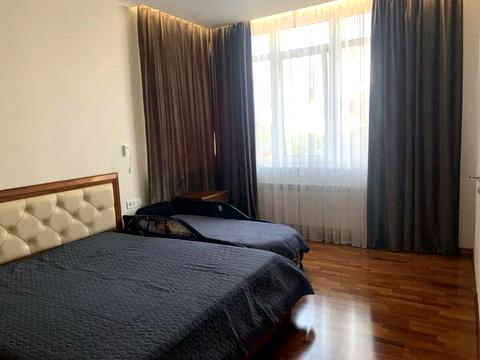 будинок за адресою Миколи Міхновського бульв. (Дружби Народів)