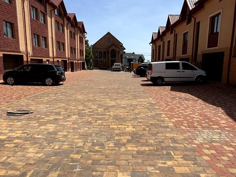 будинок за адресою Вишнева вул.