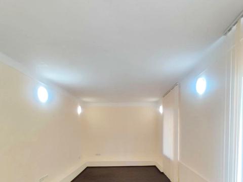 комерційна за адресою Саксаганського вул., 60