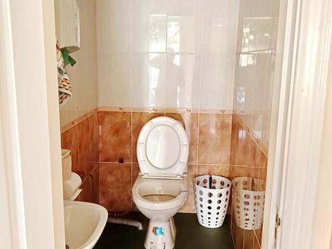 комерційна за адресою Київ, Саксаганського вул., 60