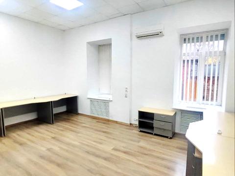 комерційна за адресою Ярославів Вал вул., 14