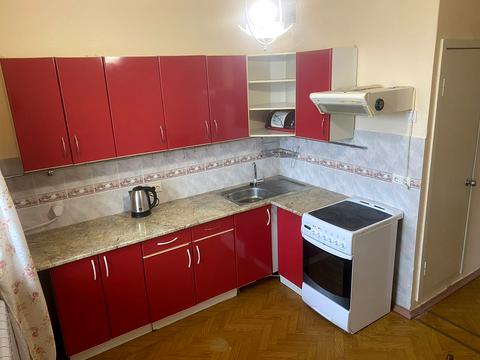 квартира за адресою Анни Ахматової вул., 15