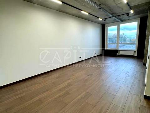 комерційна за адресою Дніпровська набережна вул., 15-К