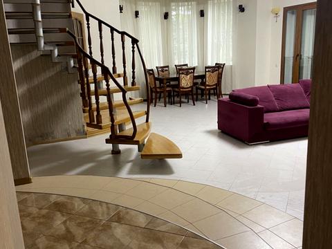 будинок за адресою с. Гатне, Квітнева вул., 6