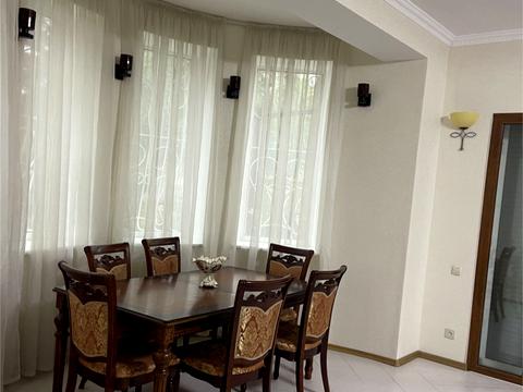 будинок за адресою с. Гатне, Квітнева вул., 6