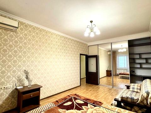 квартира за адресою Академіка Єфремова вул. (Командарма Уборевича), 8-А