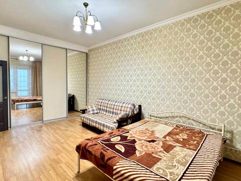 квартира за адресою Академіка Єфремова вул. (Командарма Уборевича), 8-А