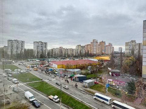 квартира за адресою Академіка Єфремова вул. (Командарма Уборевича), 8-А