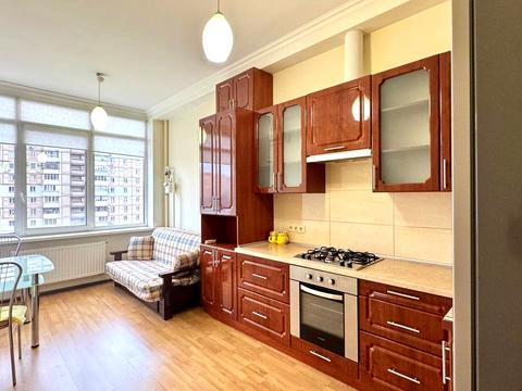 квартира за адресою Академіка Єфремова вул. (Командарма Уборевича), 8-А