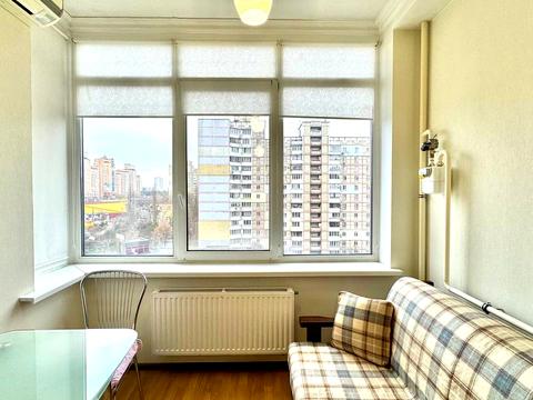 квартира за адресою Академіка Єфремова вул. (Командарма Уборевича), 8-А