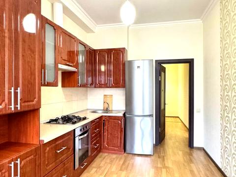 квартира за адресою Академіка Єфремова вул. (Командарма Уборевича), 8-А