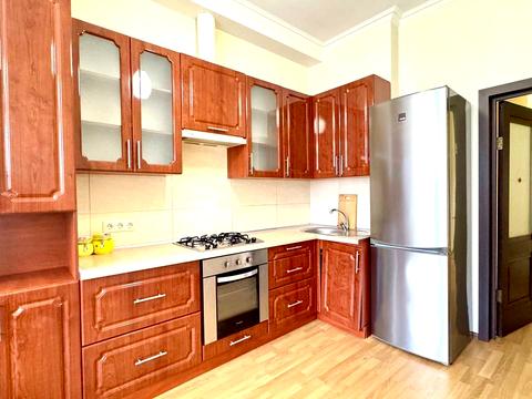 квартира за адресою Академіка Єфремова вул. (Командарма Уборевича), 8-А