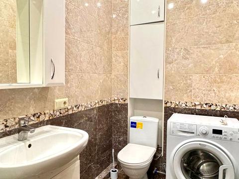 квартира за адресою Академіка Єфремова вул. (Командарма Уборевича), 8-А