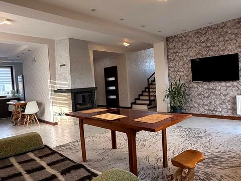 будинок за адресою Виноградна, 12