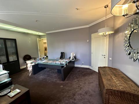 комерційна за адресою Микільсько-Ботанічна вул., 15/17