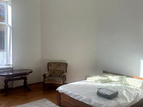 квартира за адресою Гетьмана Петра Дорошенка вул. (), 42