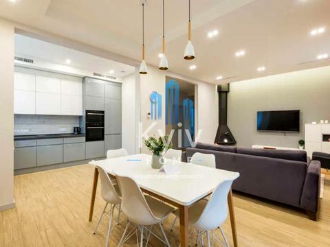 дом по адресу Велика Набережна