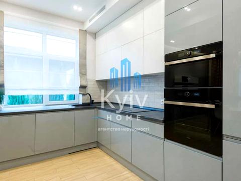 дом по адресу Велика Набережна