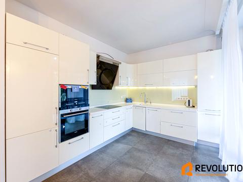 будинок за адресою 7-ма вулиця Ентузіастів, 1