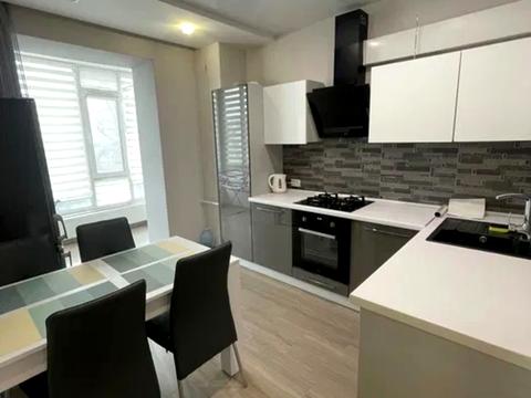 квартира по адресу Левка Лукʼяненка ул. (Василия Жуковского), 16, 18, 20, 24