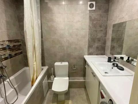 квартира по адресу Левка Лукʼяненка ул. (Василия Жуковского), 16, 18, 20, 24