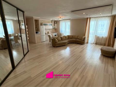 квартира за адресою Космічна вул., 3