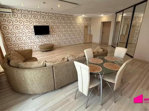 квартира за адресою Космічна вул., 3