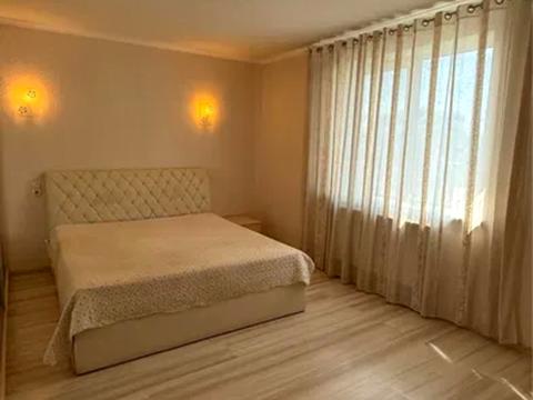 квартира за адресою Космічна вул., 3