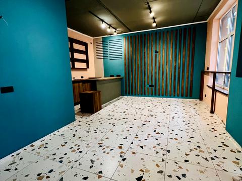 коммерческая по адресу вул Вишнева, 37