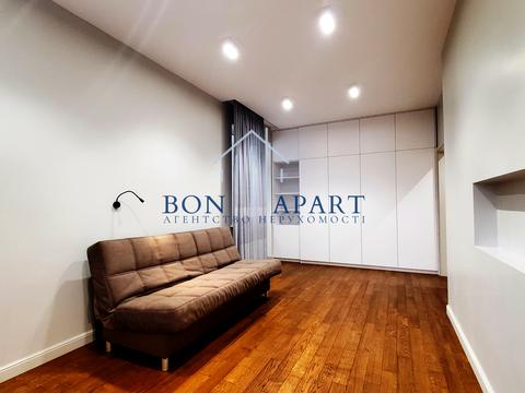 квартира за адресою Кирило-Мефодіївська вул., 2