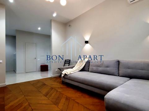 квартира за адресою Кирило-Мефодіївська вул., 2