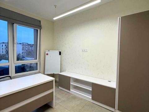 коммерческая по адресу Жилянская ул., 24