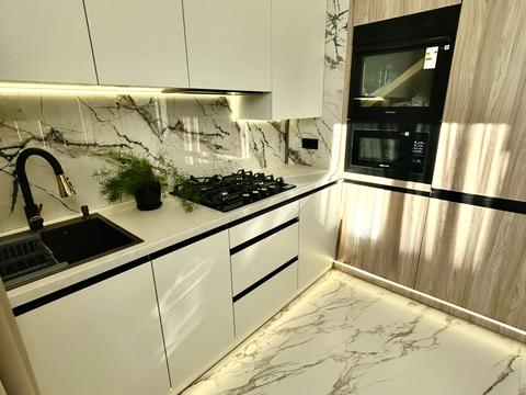 квартира по адресу 24 Августа ул., 11