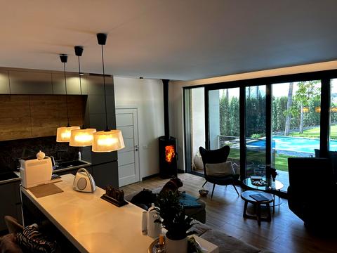 будинок за адресою Центральна