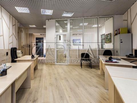 комерційна за адресою Євгена Коновальця вул. (Щорса), 36д