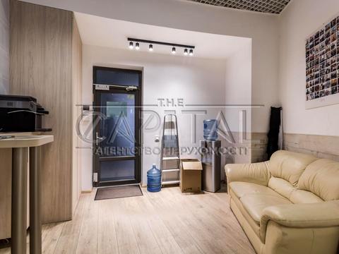 комерційна за адресою Євгена Коновальця вул. (Щорса), 36д