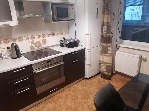 квартира по адресу Драгоманова ул., 6/1