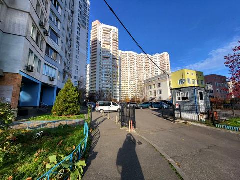 квартира по адресу Драгоманова ул., 6/1