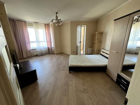 квартира по адресу Александра Мишуги ул., 2