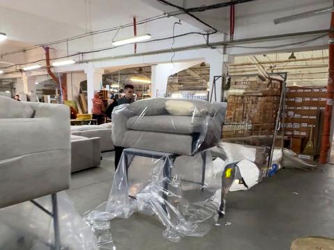 комерційна за адресою 1 Листопада вул., 7