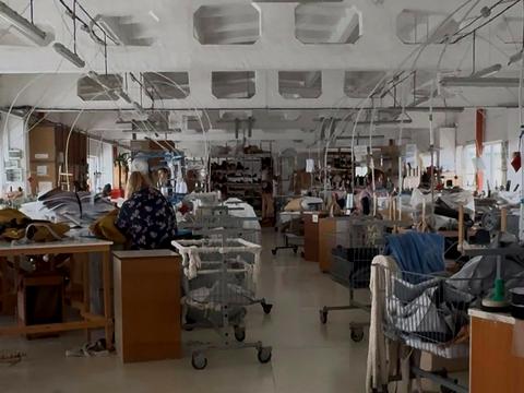 комерційна за адресою 1 Листопада вул., 7