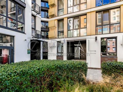 комерційна за адресою Салютна вул., 2-Б