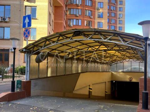 паркомісце за адресою Старонаводницька вул., 6-Б