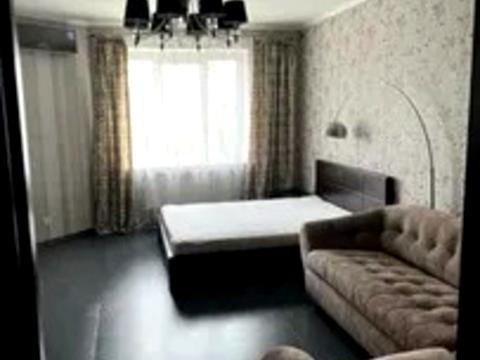 квартира за адресою Йорданська вул. (Лайоша Гавро), 1