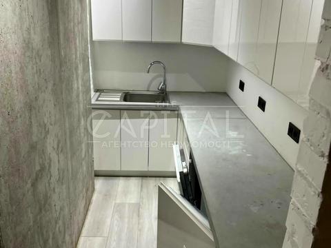 комерційна за адресою Василя Тютюнника вул. (Анрі Барбюса), 37/1