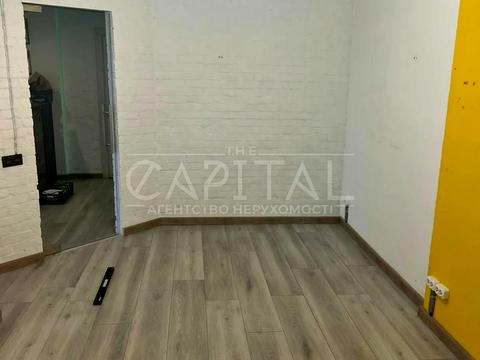 комерційна за адресою Василя Тютюнника вул. (Анрі Барбюса), 37/1